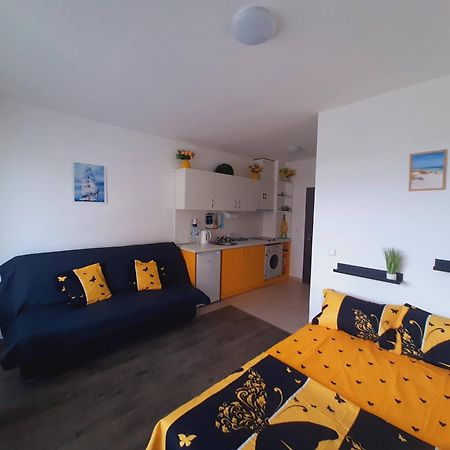 Apartment-Studio Daisy In Kiwi Gardens Complex 比亚拉 外观 照片