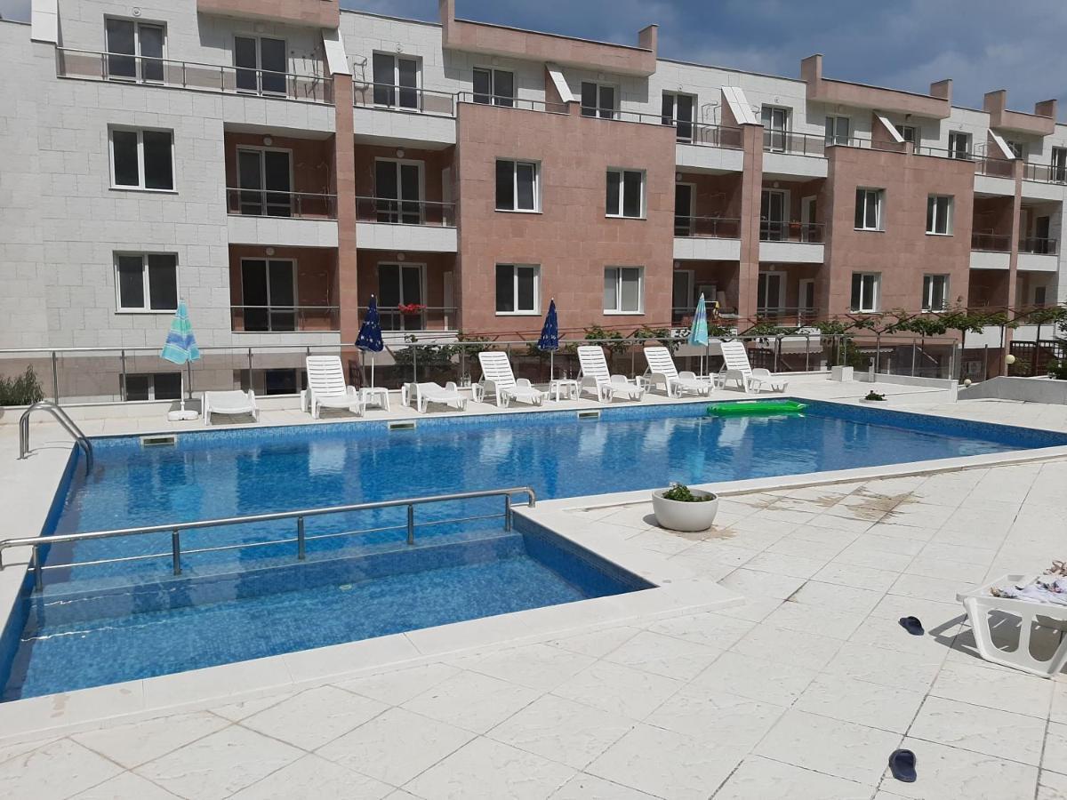 Apartment-Studio Daisy In Kiwi Gardens Complex 比亚拉 外观 照片