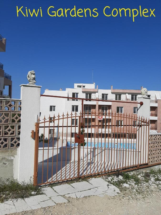 Apartment-Studio Daisy In Kiwi Gardens Complex 比亚拉 外观 照片